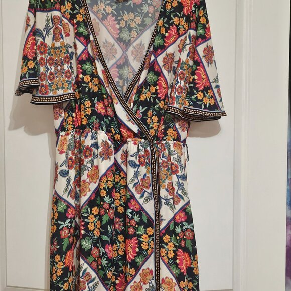 Flowy assymetric floral dress - Picture 6 of 7